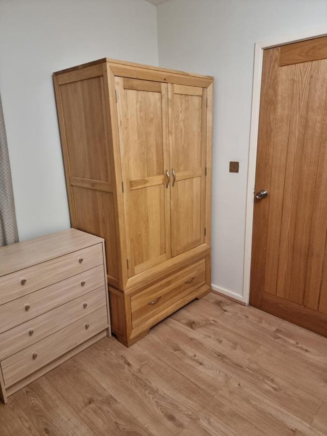 Double Bedroom With View To The Garden Oxford Exterior photo
