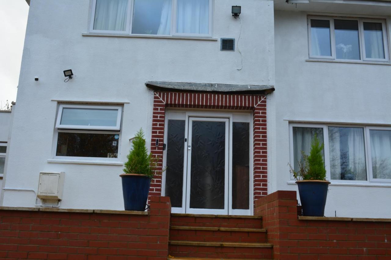 Double Bedroom With View To The Garden Oxford Exterior photo