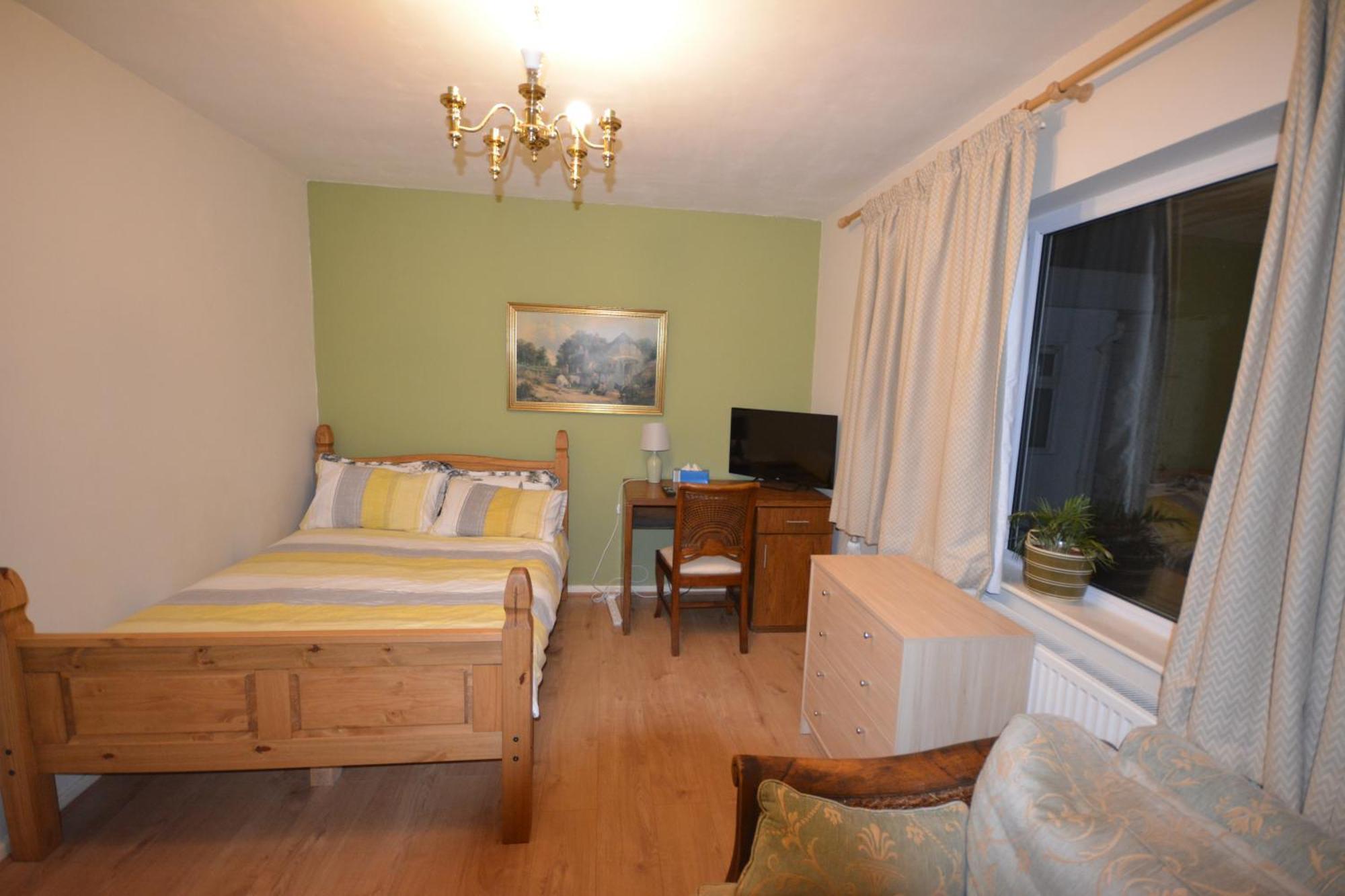 Double Bedroom With View To The Garden Oxford Exterior photo
