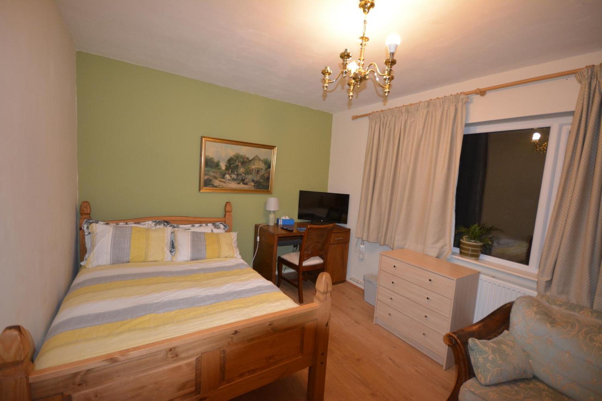 Double Bedroom With View To The Garden Oxford Exterior photo